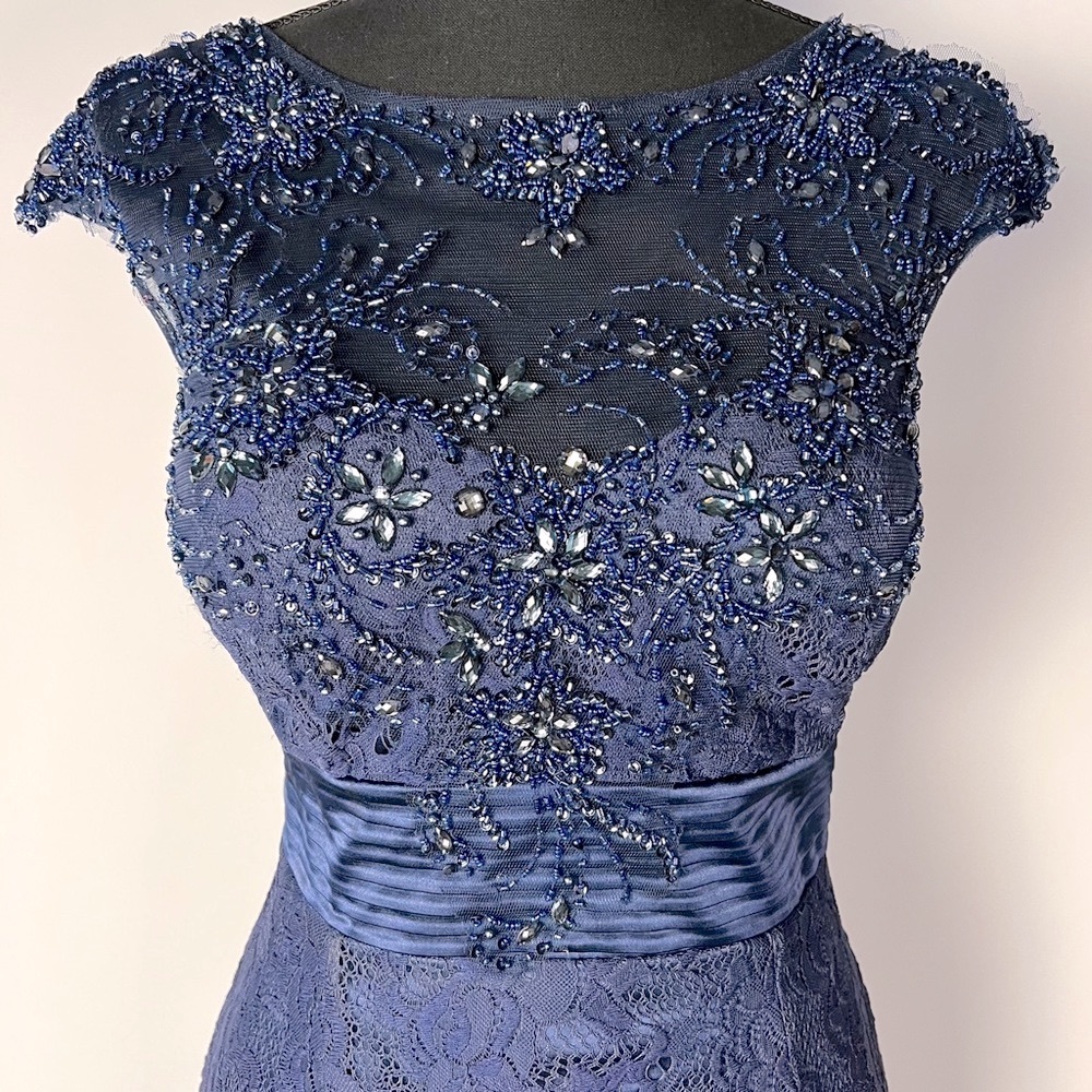 Mermaid Sleeveless Evening Lace Long Dress With Sequins Amelia Couture Size 12